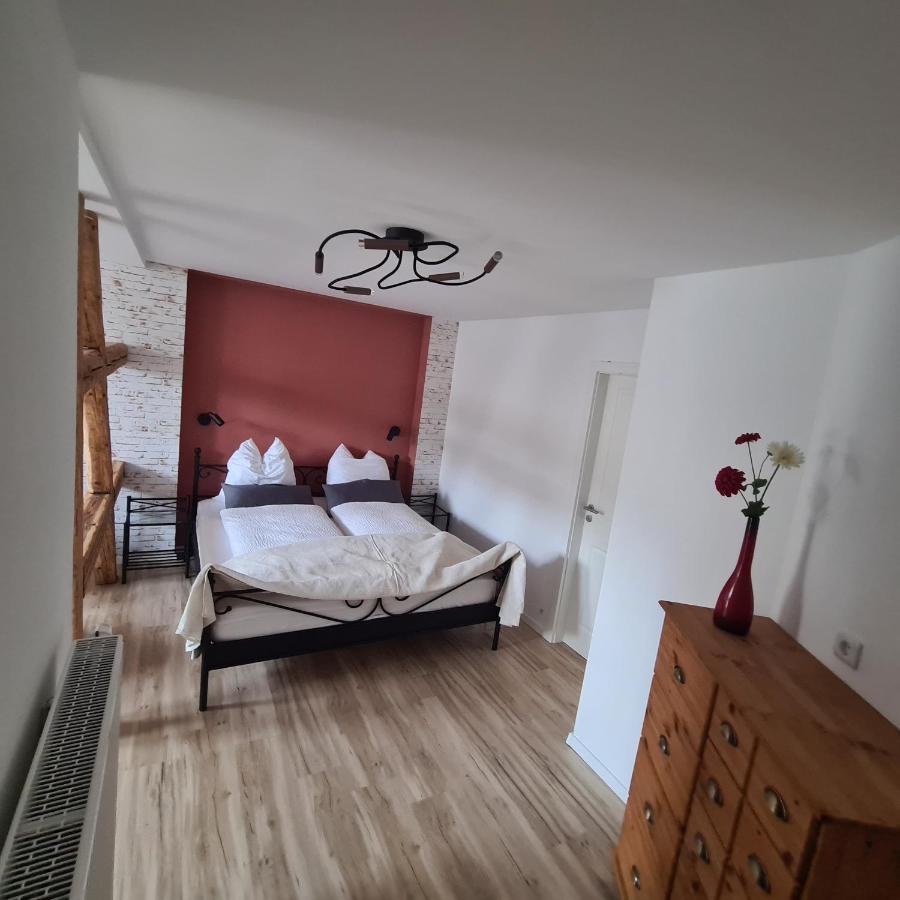 Gaestezimmer Treuen - Bed & Breakfast ภายนอก รูปภาพ
