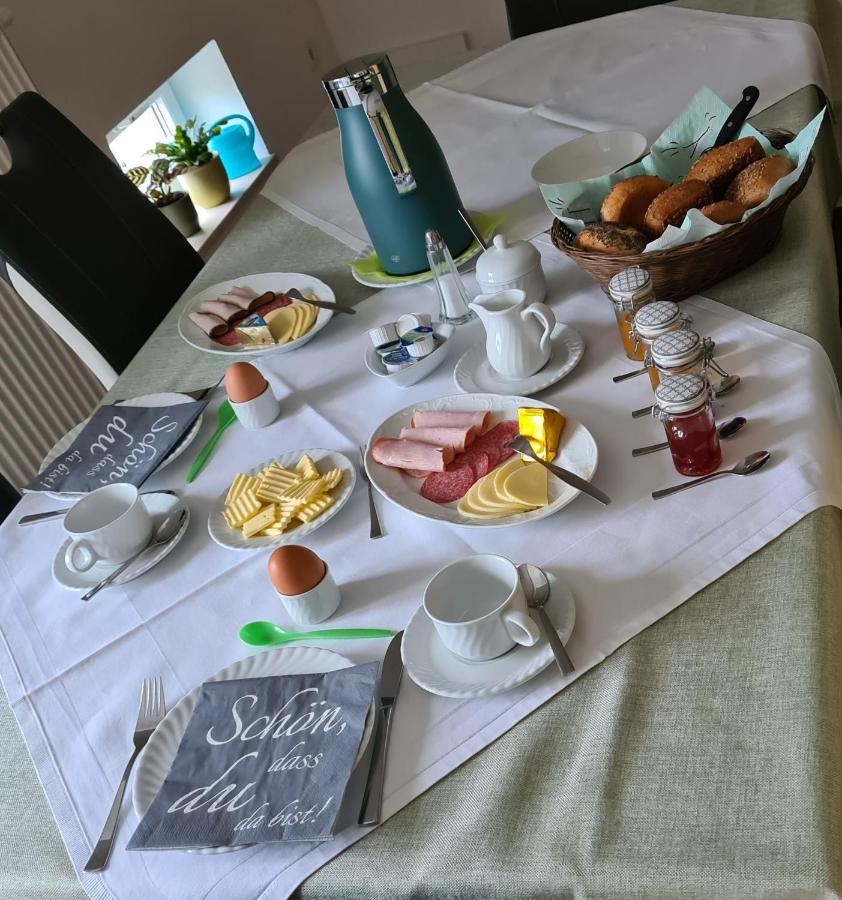 Gaestezimmer Treuen - Bed & Breakfast ภายนอก รูปภาพ